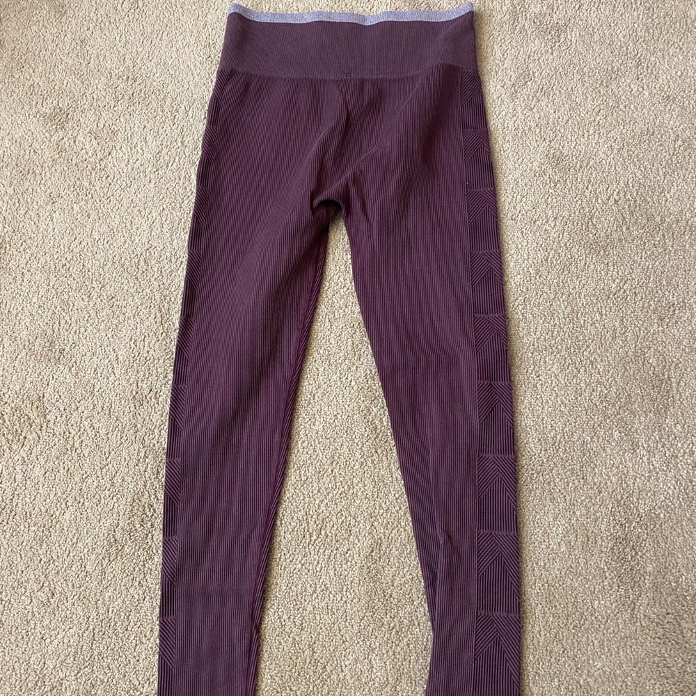 Vuori The Rise the Shine Women’s Plum Leggings S